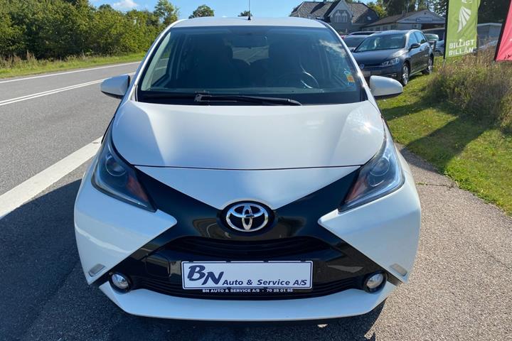 Hvid Toyota Aygo fra 2018