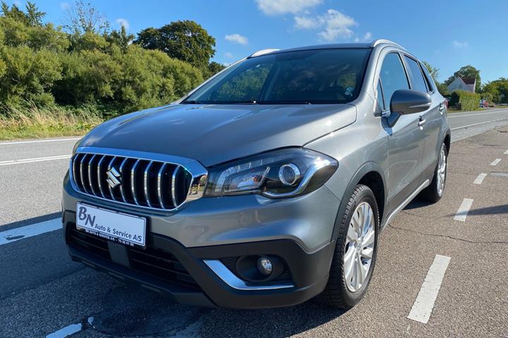 Grå Suzuki S-Cross fra 2017