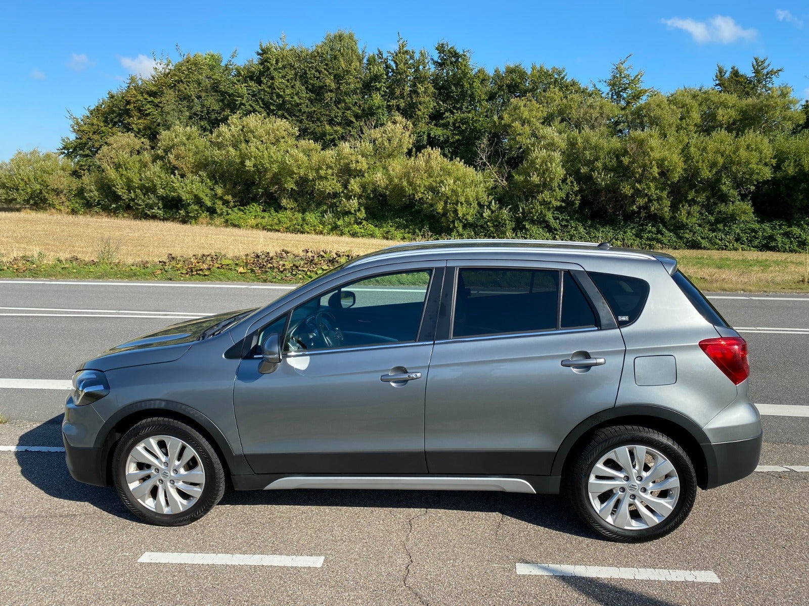 Grå Suzuki S-Cross fra 2017