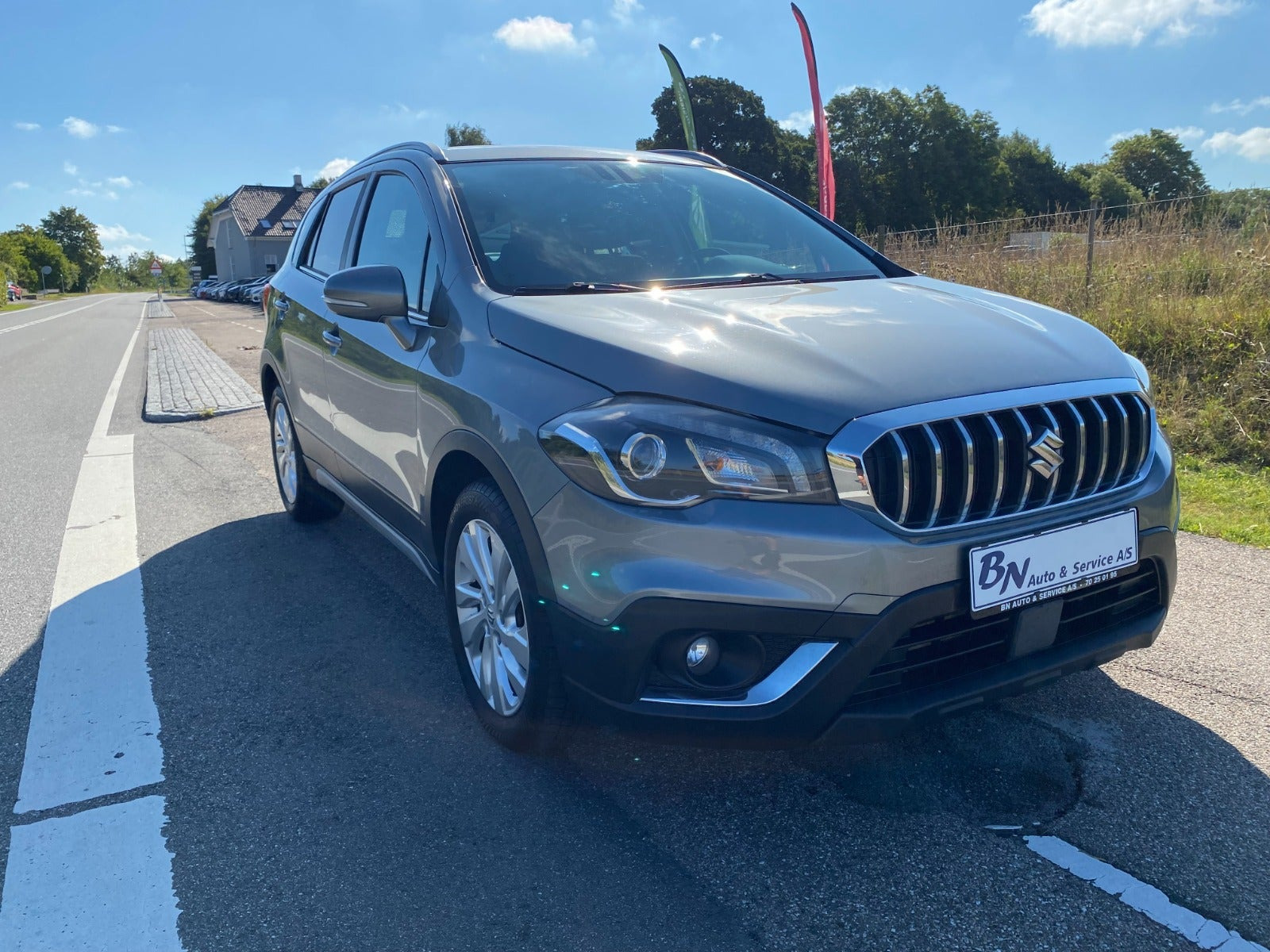 Grå Suzuki S-Cross fra 2017