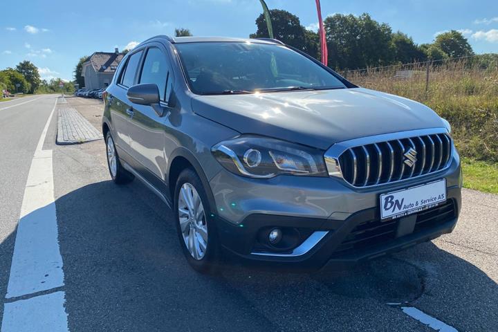 Grå Suzuki S-Cross fra 2017