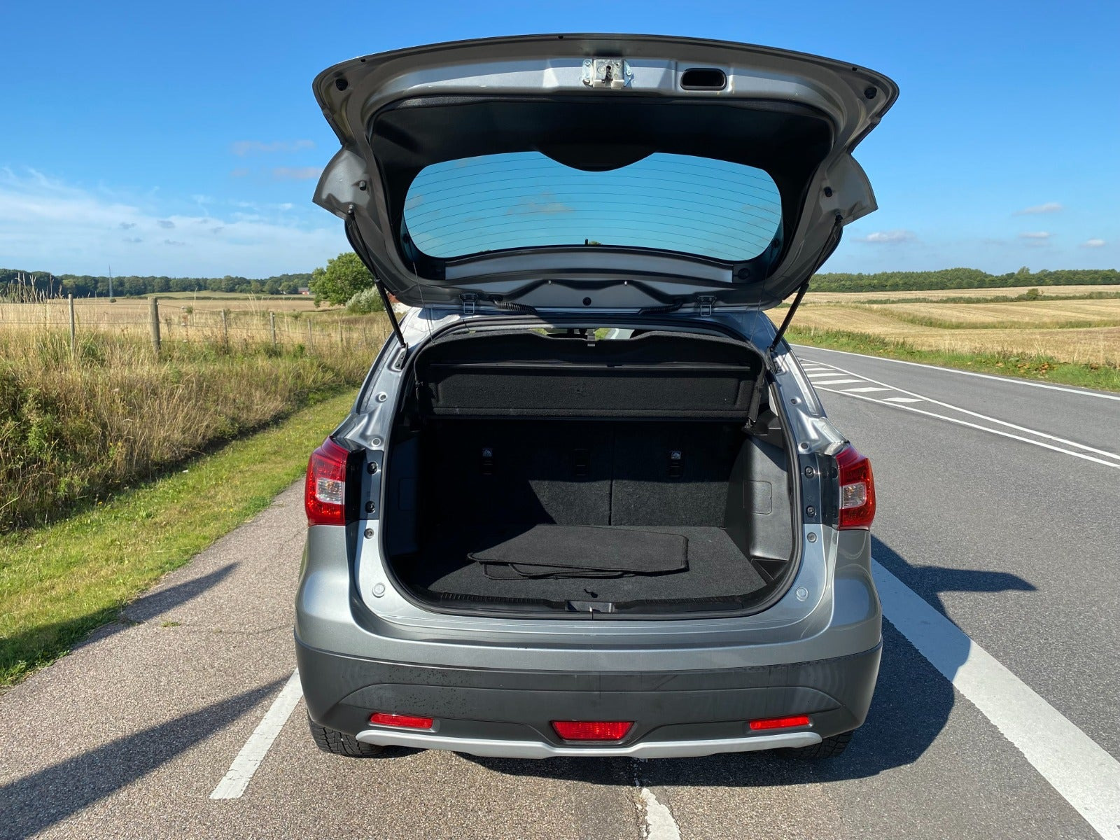 Grå Suzuki S-Cross fra 2017