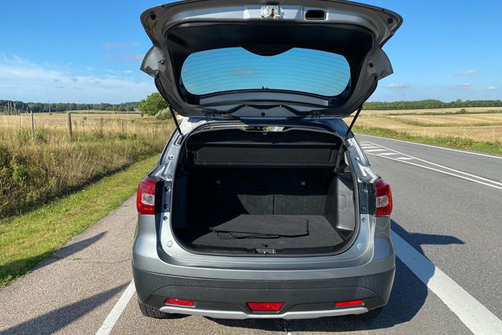 Grå Suzuki S-Cross fra 2017