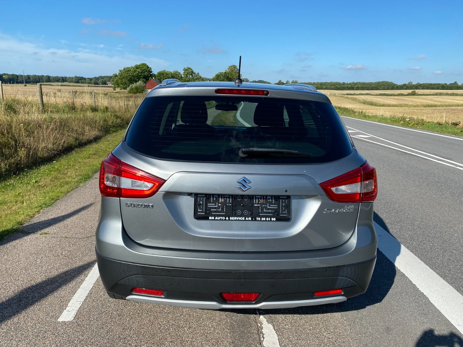 Grå Suzuki S-Cross fra 2017