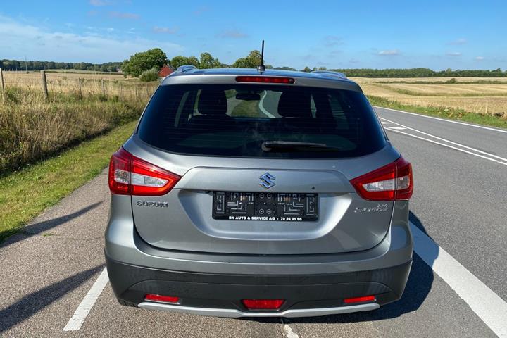 Grå Suzuki S-Cross fra 2017