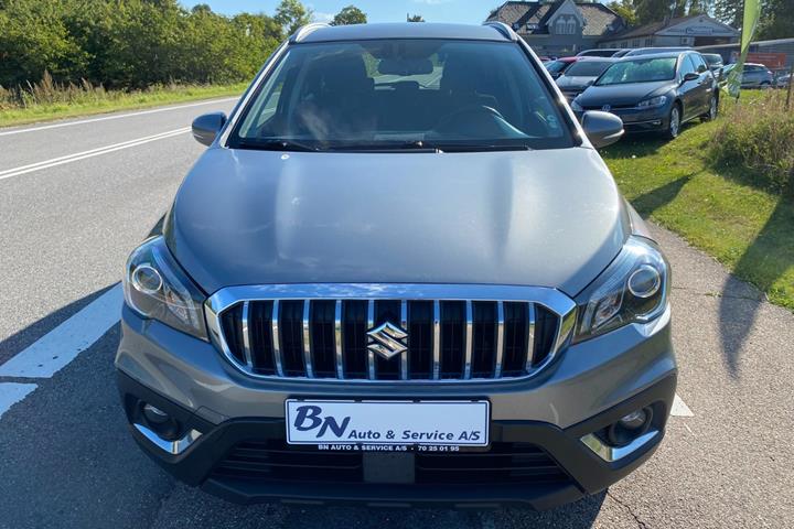 Grå Suzuki S-Cross fra 2017