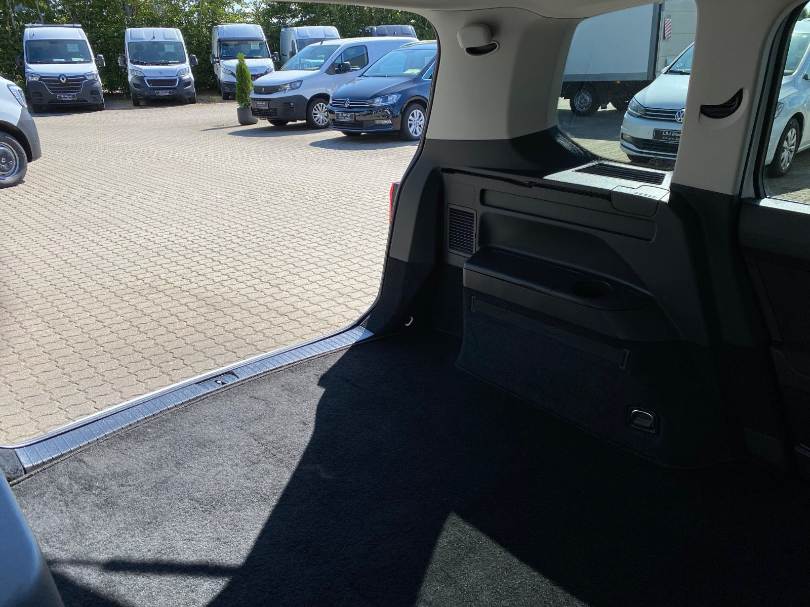 Hvid VW Touran fra 2023