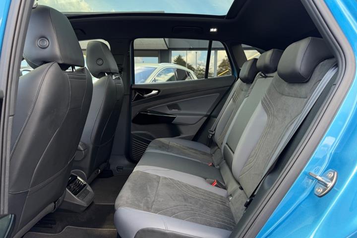 Blå VW ID.4 fra 2025