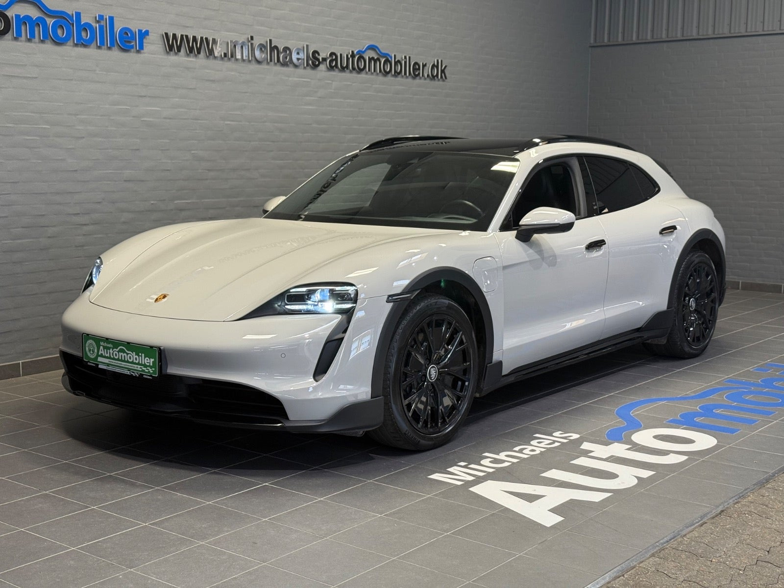 Porsche Taycan 4 Performance+ Cross Turismo