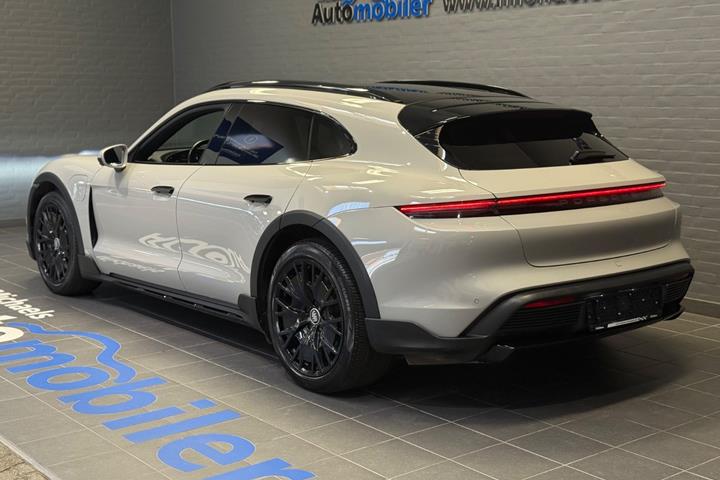 Grå Porsche Taycan 4 fra 2022