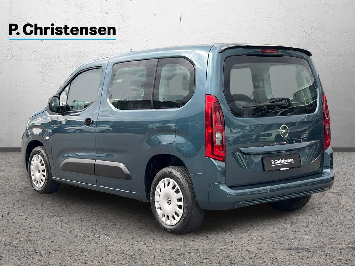 Blå Opel Combo-e Life fra 2025