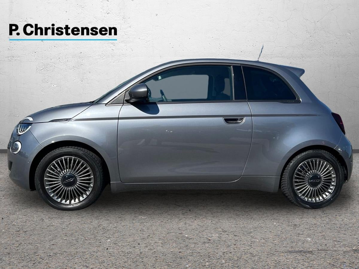 Grå Fiat 500e fra 2021