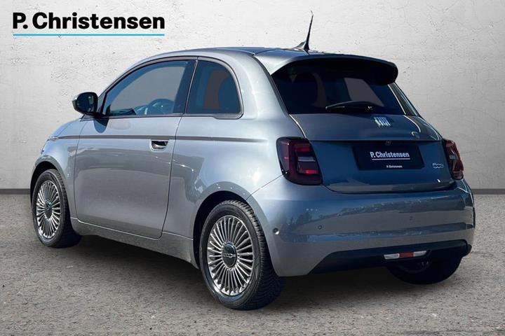 Grå Fiat 500e fra 2021