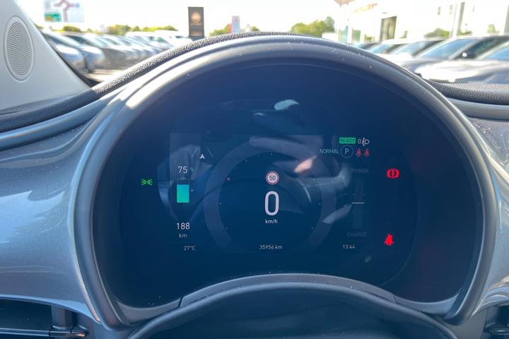 Grå Fiat 500e fra 2021