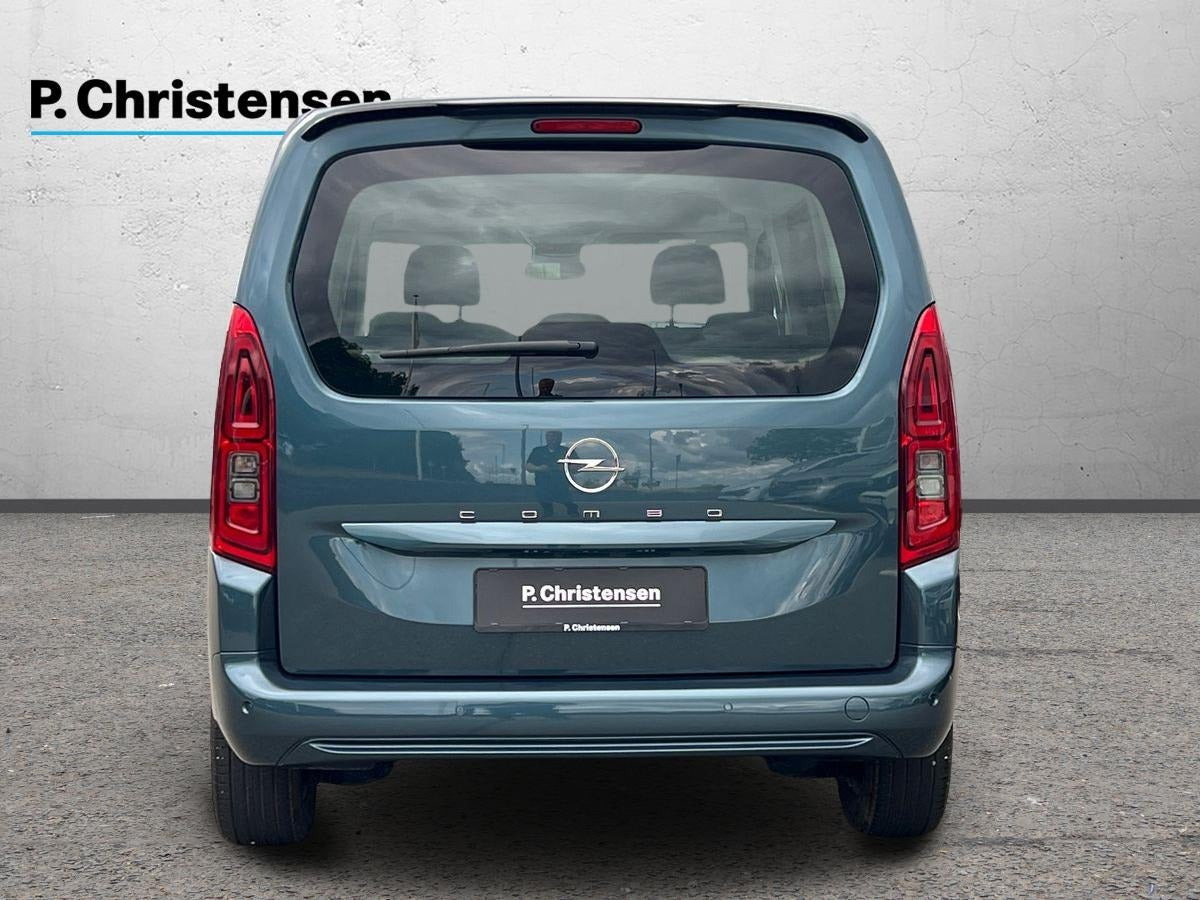 Blå Opel Combo-e Life fra 2025