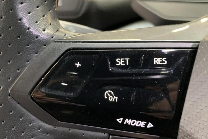Grå Cupra Born fra 2023