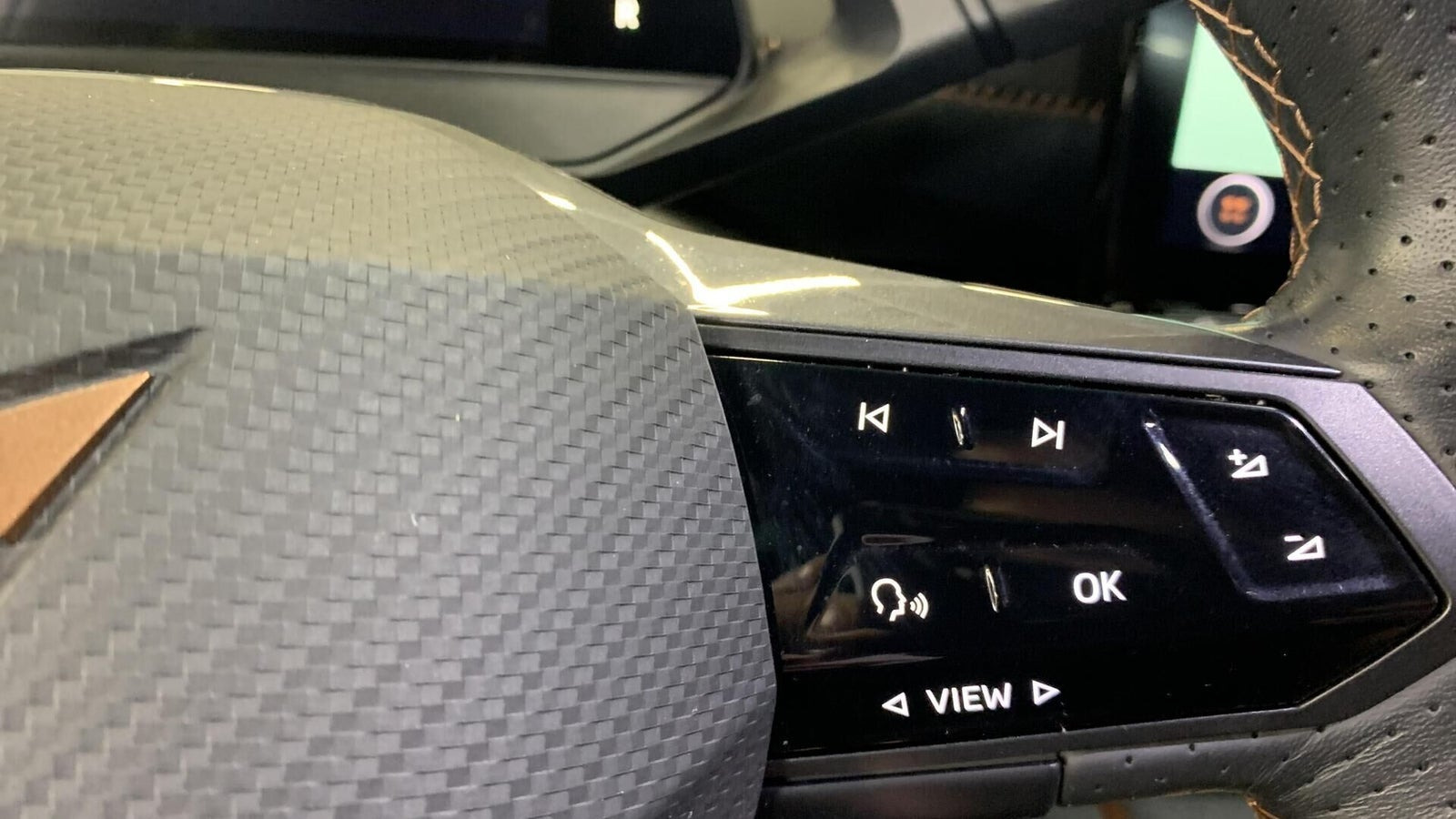 Grå Cupra Born fra 2023