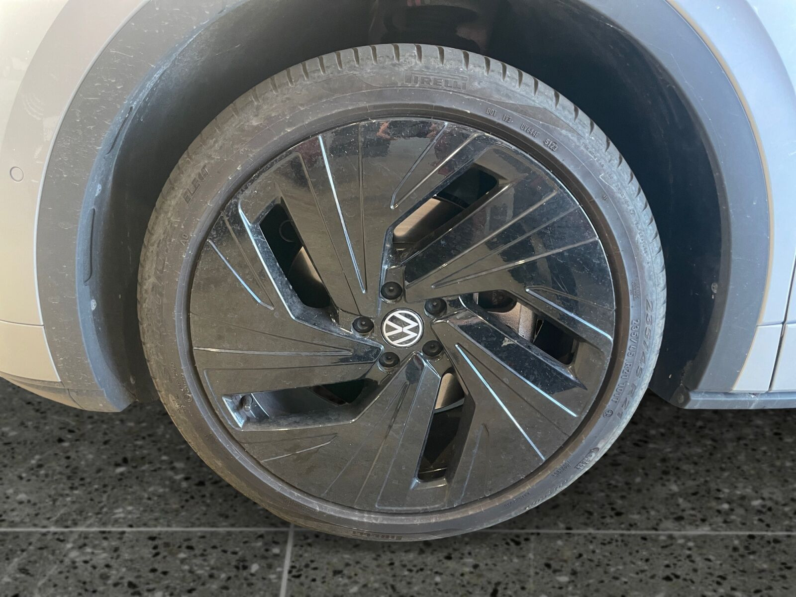 Sølv VW ID.5 fra 2025