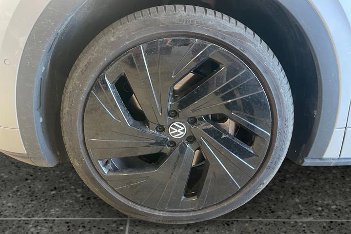 Sølv VW ID.5 fra 2025