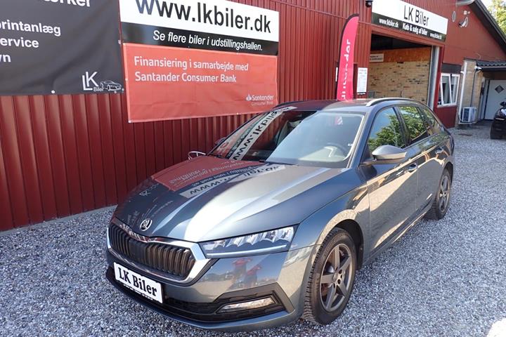 Grå Skoda Octavia fra 2021