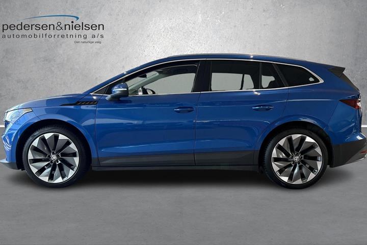 Blå Skoda Enyaq fra 2021
