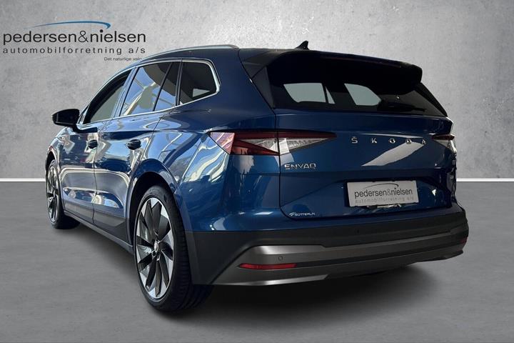 Blå Skoda Enyaq fra 2021