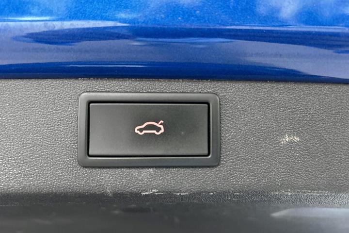 Blå Skoda Enyaq fra 2021