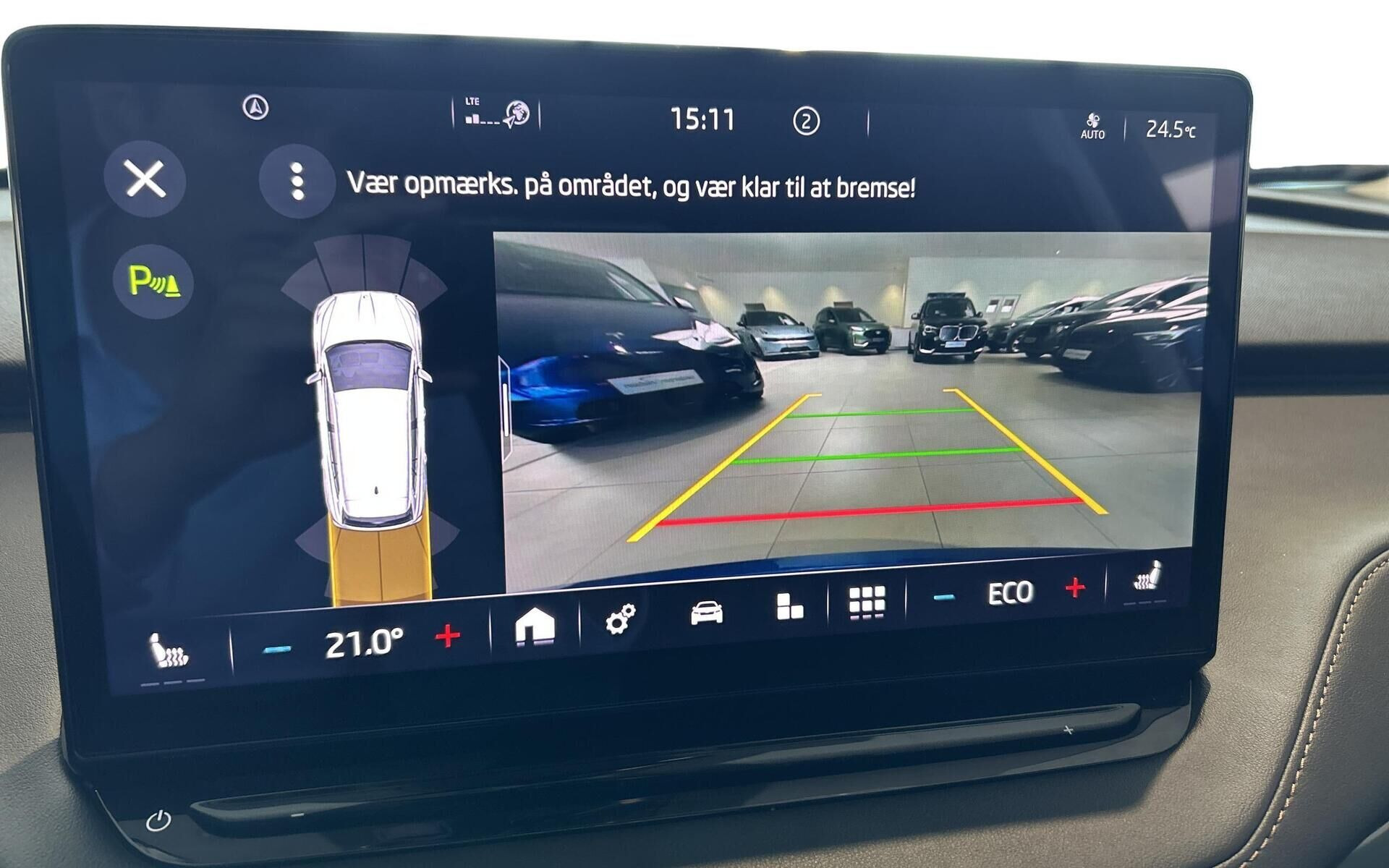 Blå Skoda Enyaq fra 2021