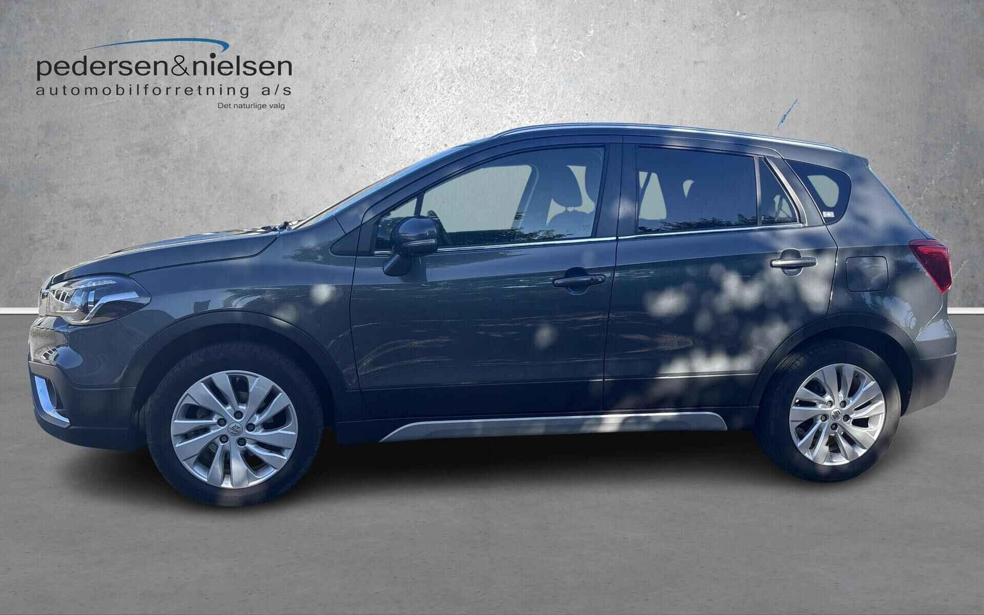 Grå Suzuki S-Cross fra 2021