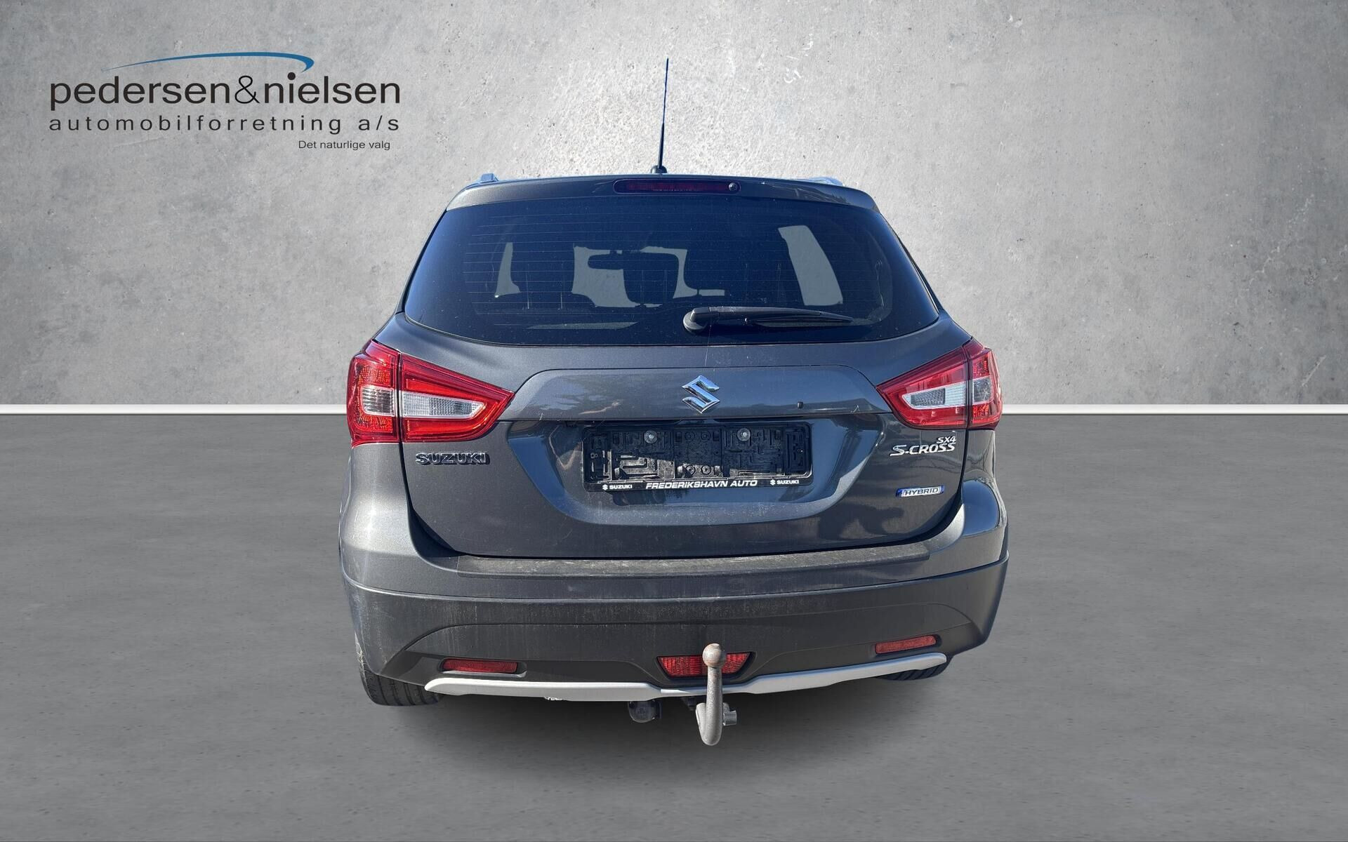 Grå Suzuki S-Cross fra 2021