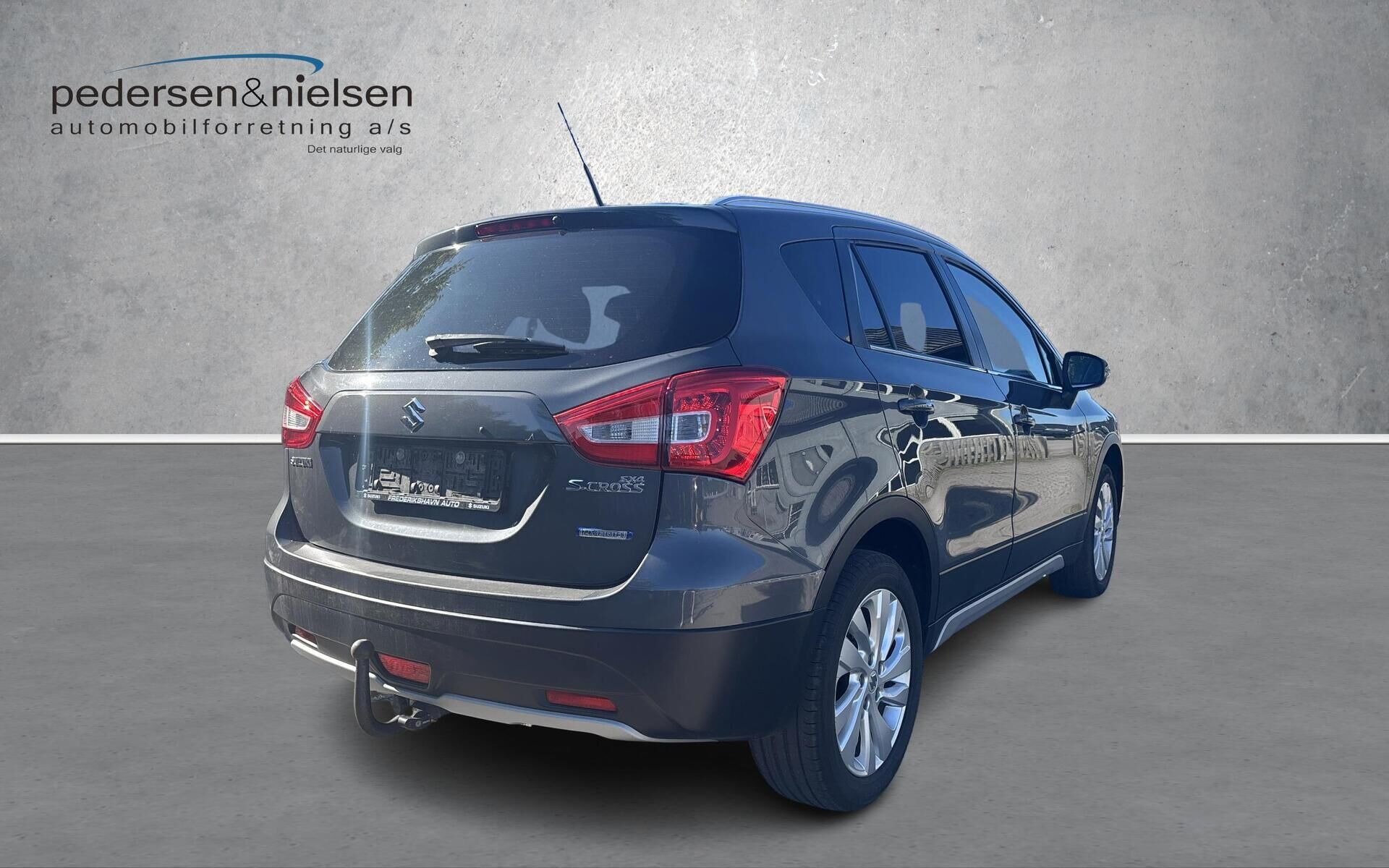 Grå Suzuki S-Cross fra 2021
