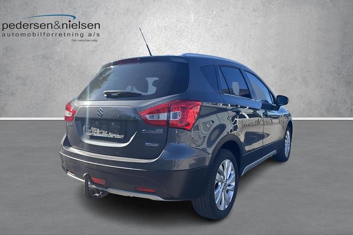 Grå Suzuki S-Cross fra 2021