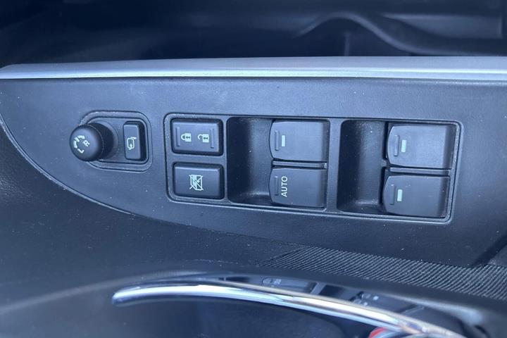 Grå Suzuki S-Cross fra 2021