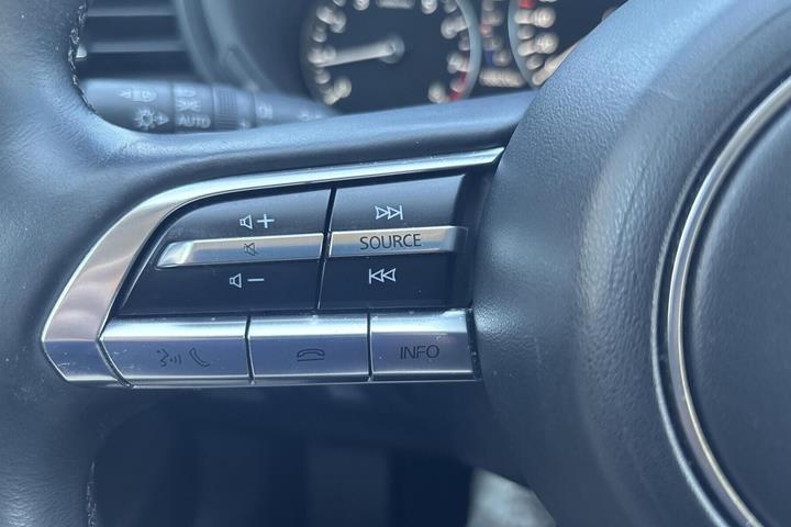 Rød Mazda CX-30 fra 2021