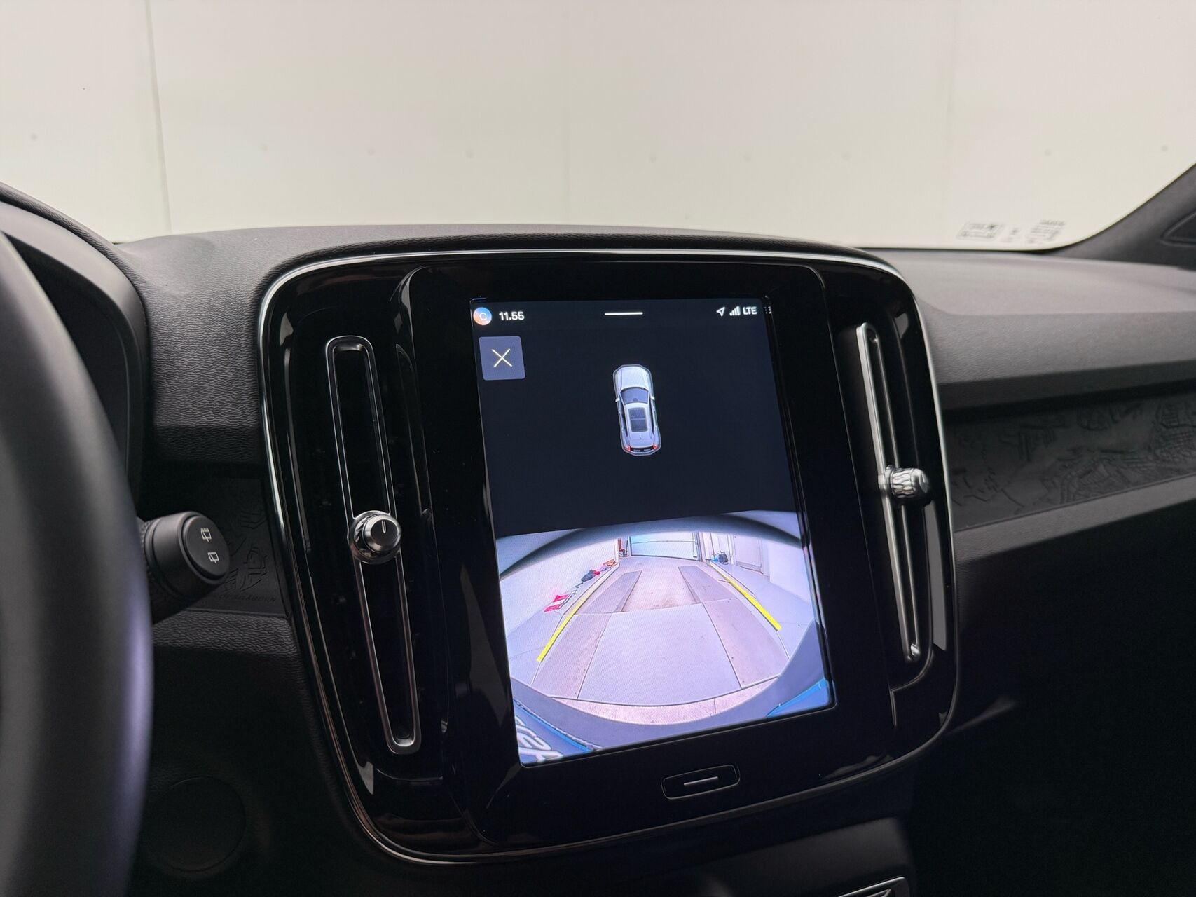 Hvid Volvo XC40 fra 2023