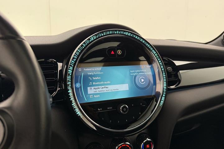 Sølv Mini Cooper fra 2023