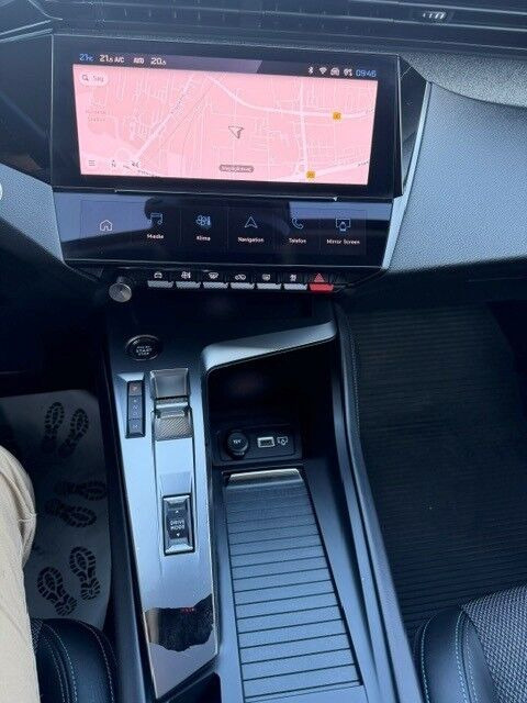 Sort Peugeot 308 fra 2022