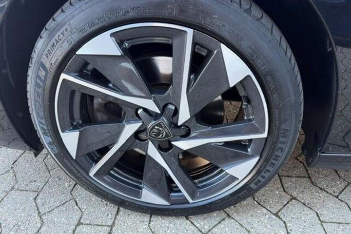 Sort Peugeot 308 fra 2022
