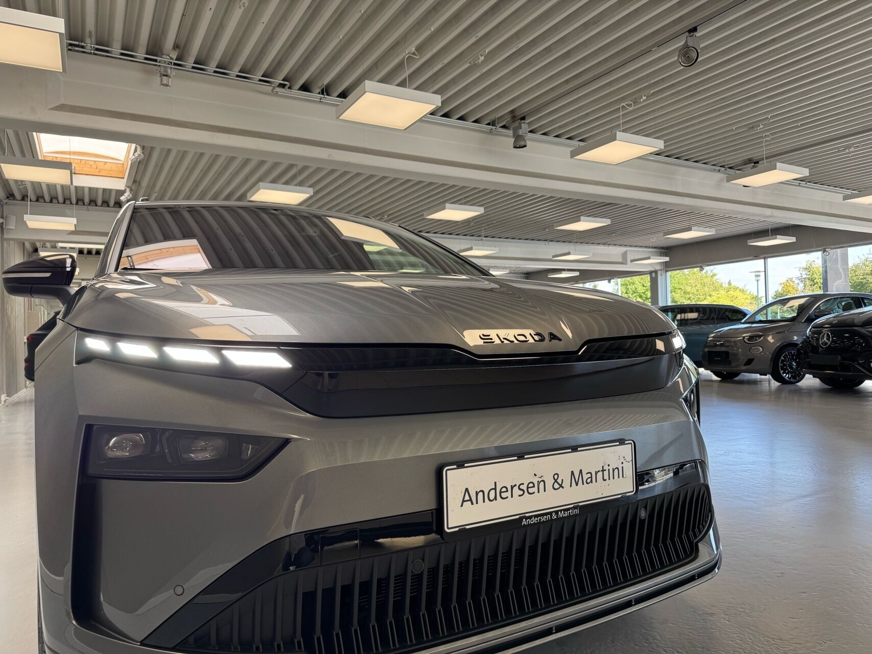 Grå Skoda Enyaq fra 2026