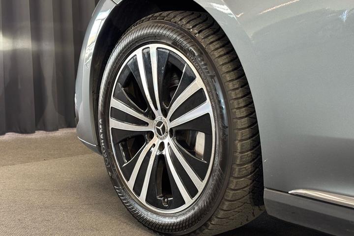 Grå Mercedes EQE 350+ fra 2023