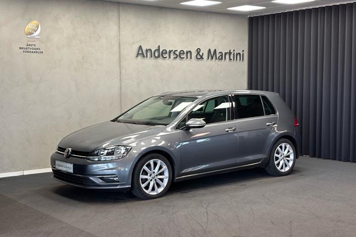 Grå VW Golf fra 2018