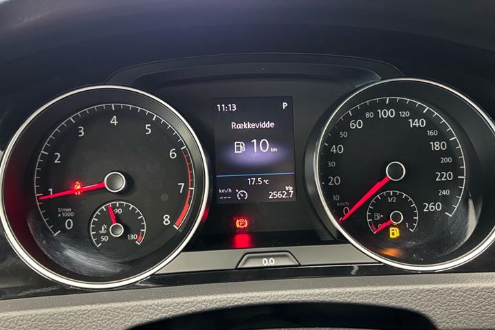 Grå VW Golf fra 2018
