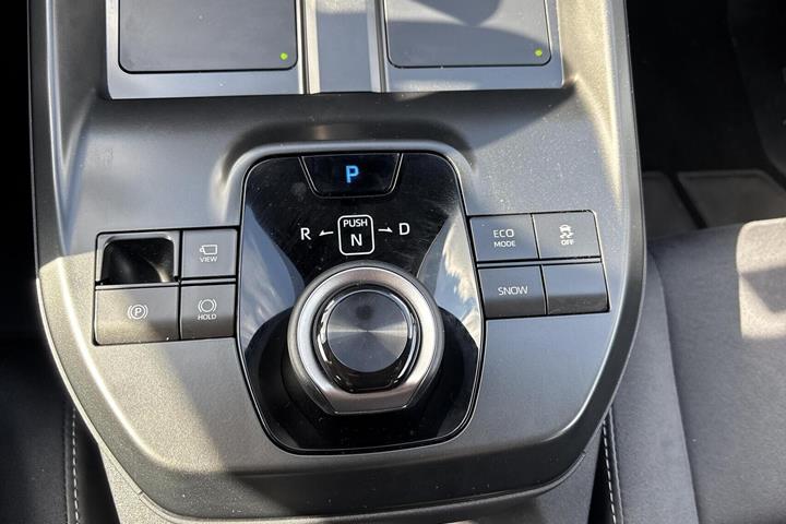 Sort Toyota C-HR+ fra 2026
