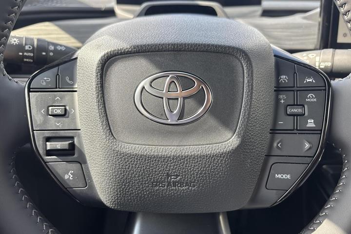 Sort Toyota C-HR+ fra 2026