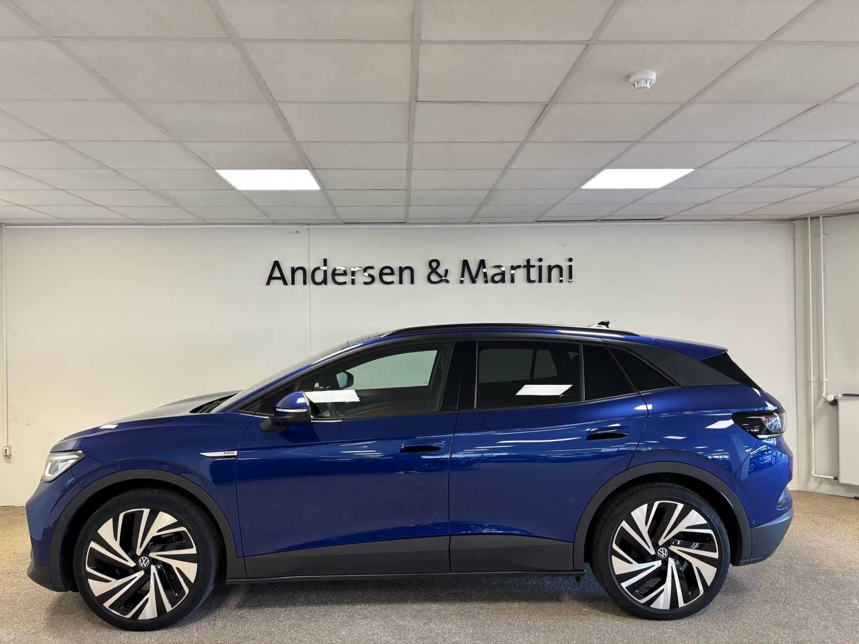 Blå VW ID.4 fra 2023