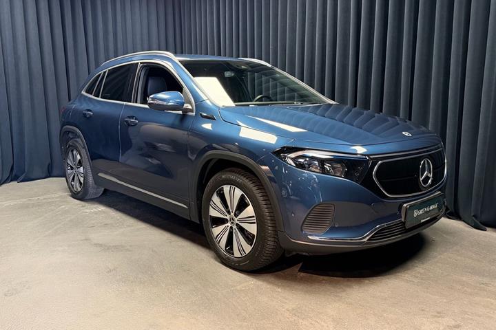 Blå Mercedes EQA 250 fra 2022