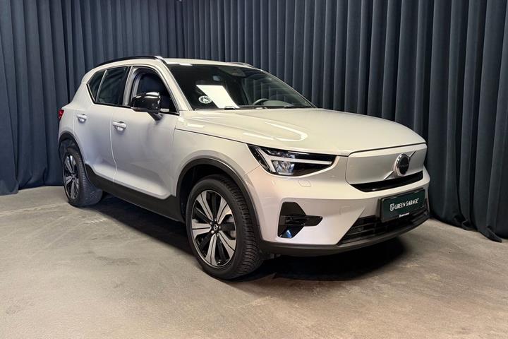 Sølv Volvo XC40 fra 2023