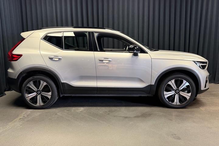 Sølv Volvo XC40 fra 2023