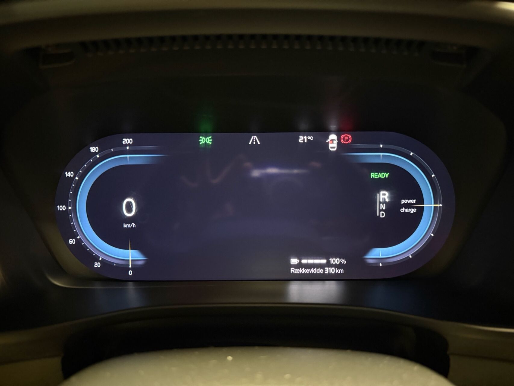 Sølv Volvo XC40 fra 2023