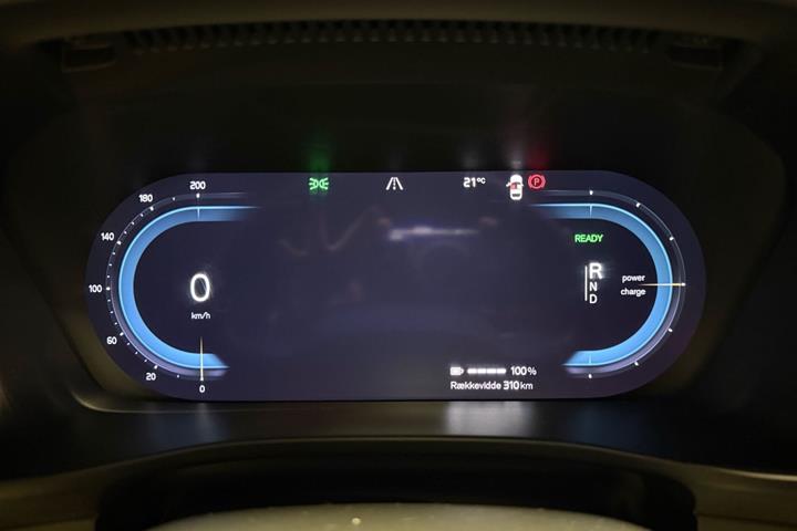 Sølv Volvo XC40 fra 2023